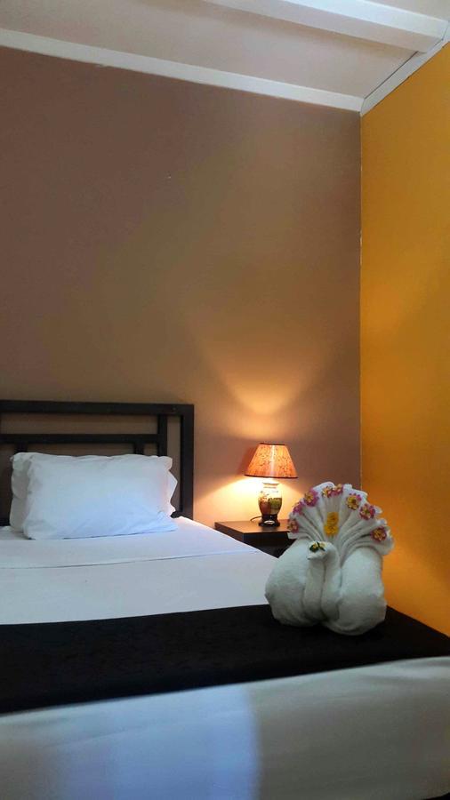 Hotel Casa Aura Cartago Eksteriør billede