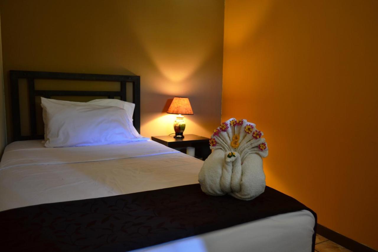 Hotel Casa Aura Cartago Eksteriør billede